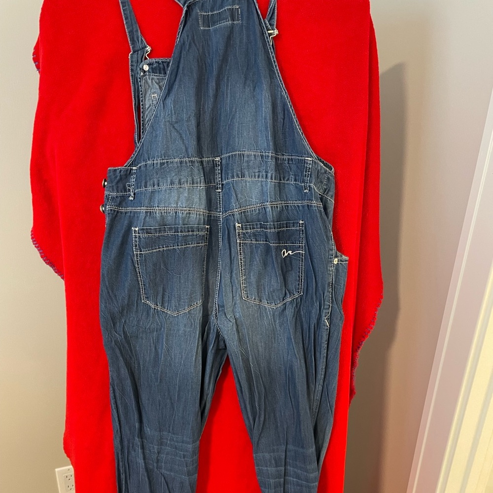 Brand: American Rag (Blue)                                              Size: 30